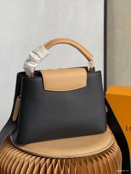 WIS CAPUCINES Louis Vuitton BB 0816